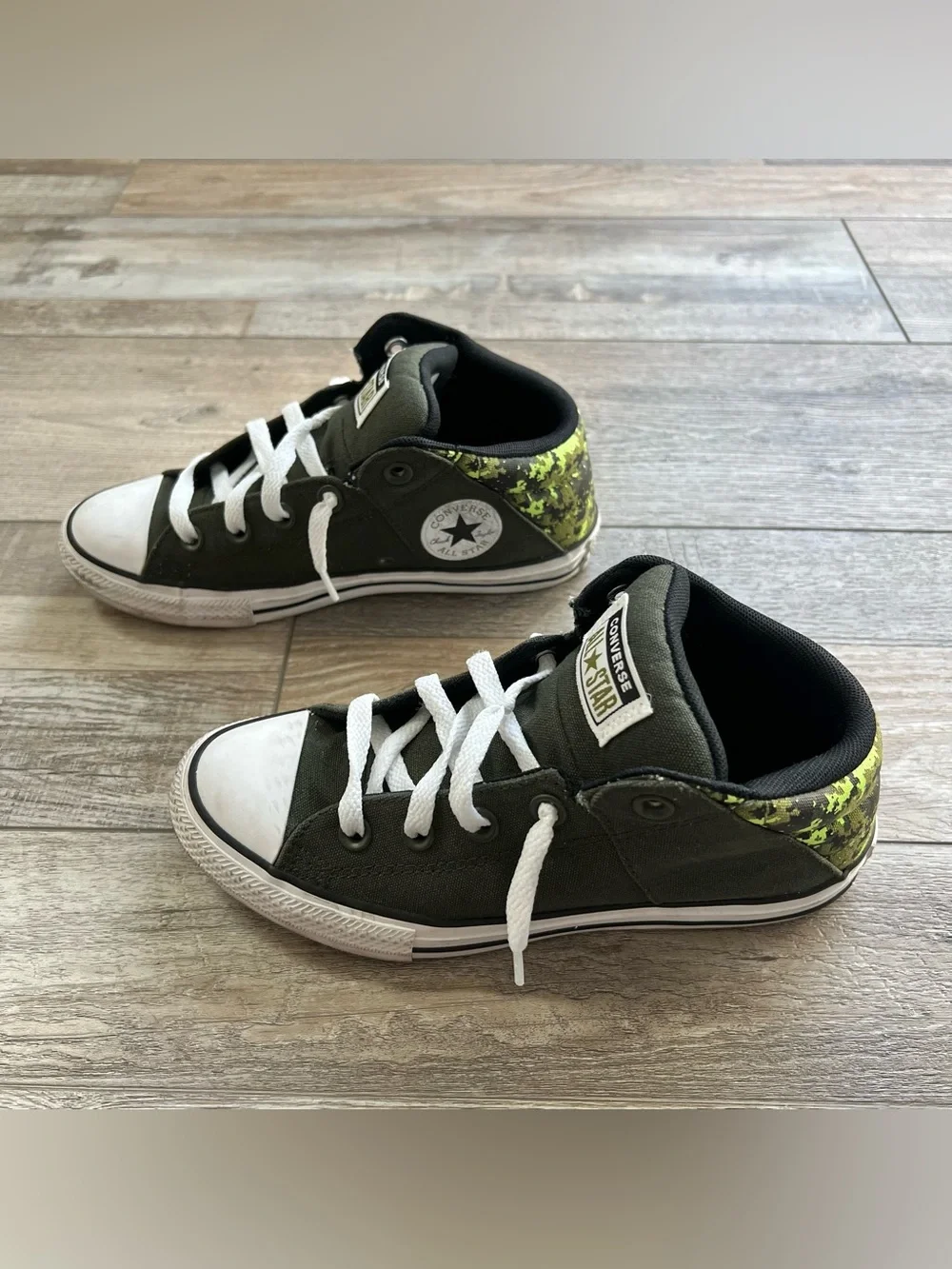Converse Boys Chuck Taylor Axel Digi Camo Shoes Size 3